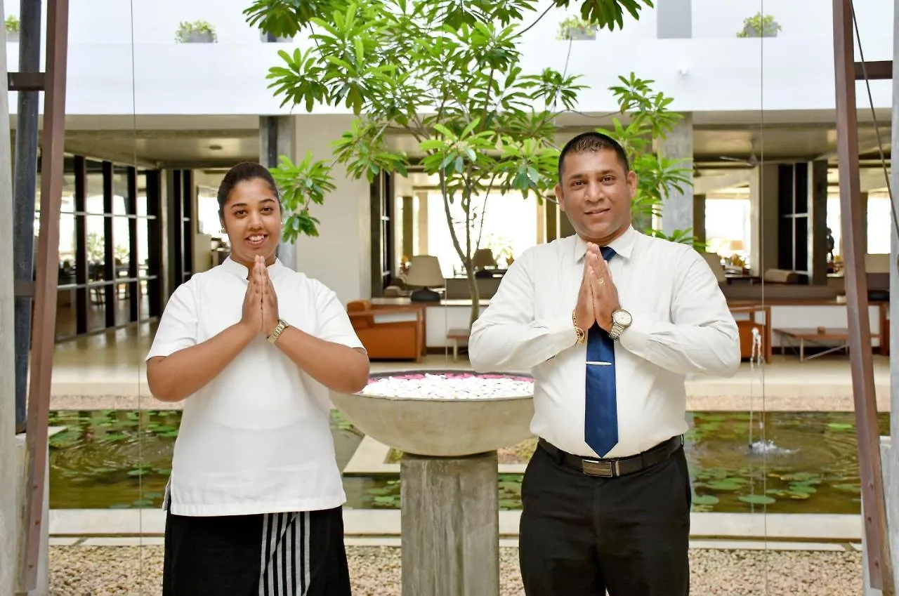 נגומבו Goldi Sands Hotel 5*,  סרי לנקה